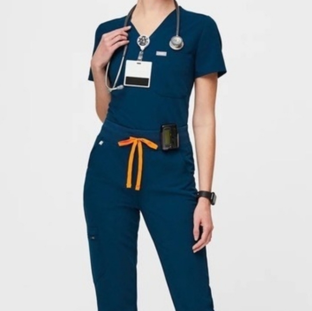 Figs Deep Reef Scrub Top